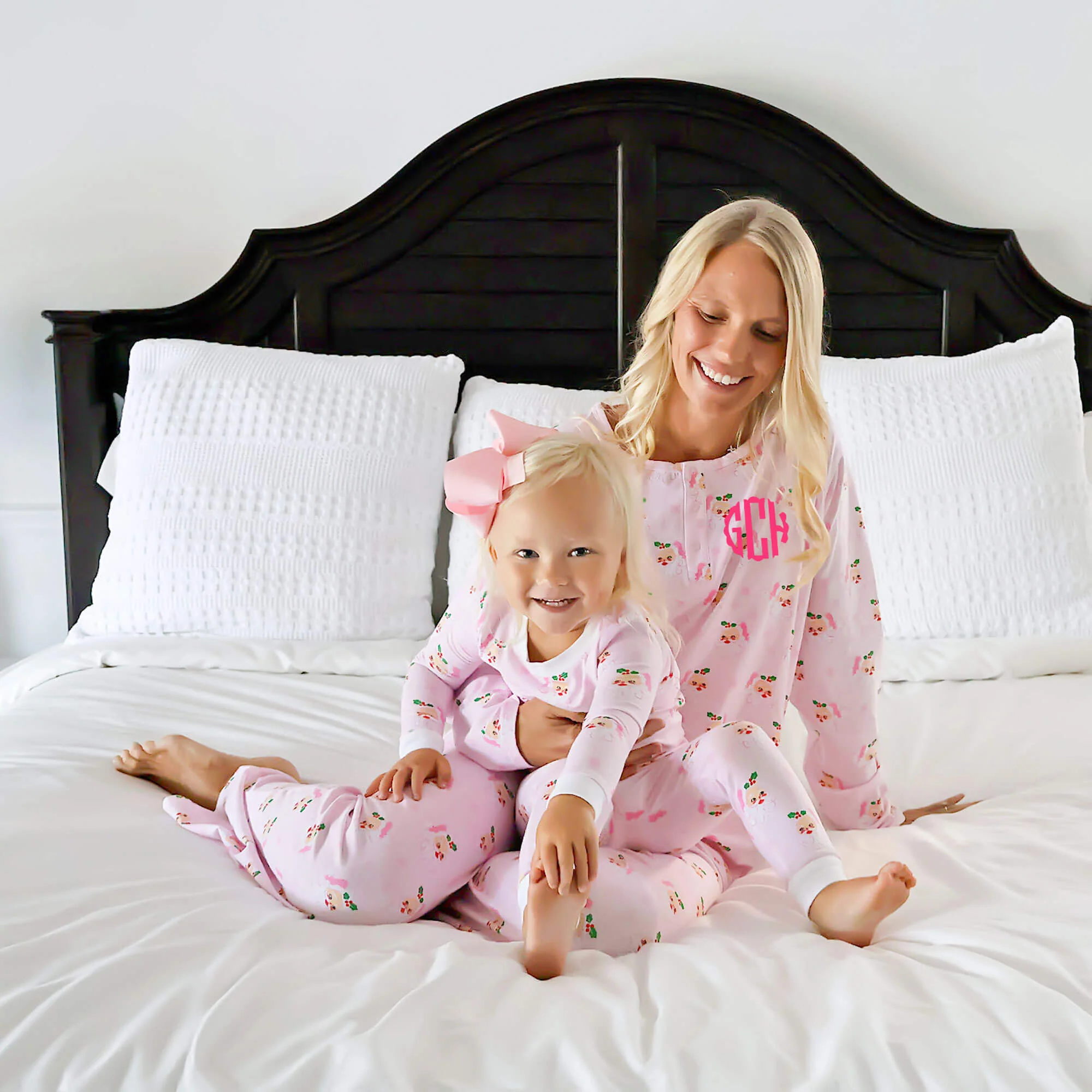 Vintage Santa Pink Women's Pajamas - Image 3