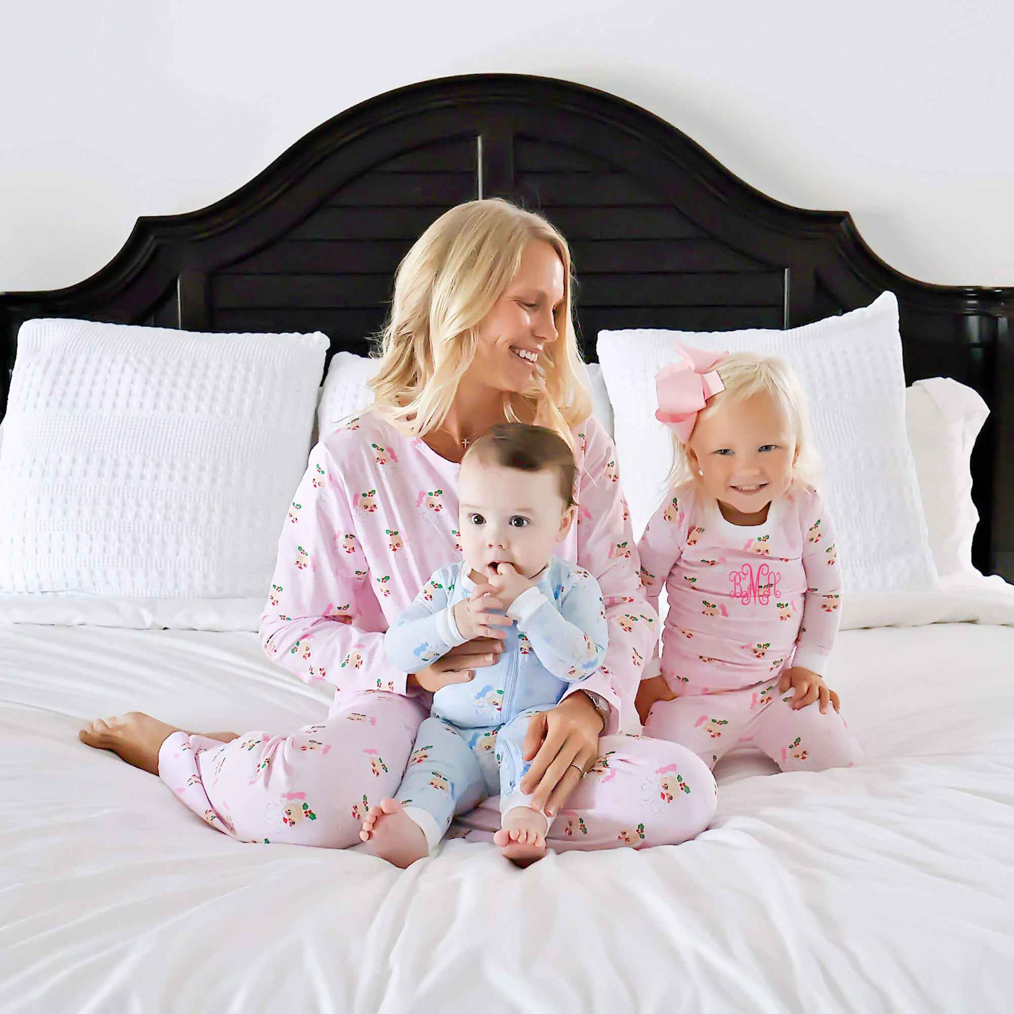 Vintage Santa Pink Women's Pajamas - Image 6